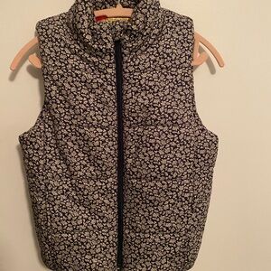 Vera Wang Princess Flower Puffer Vest Women’s Small. Full zip, EUC. 25” length
